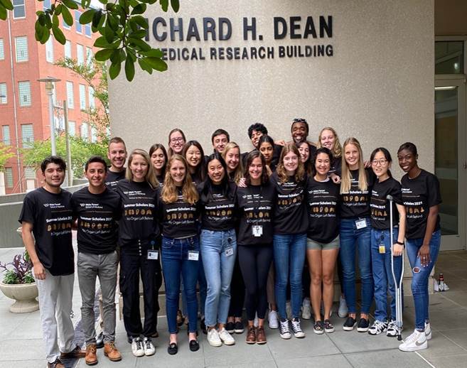 WFIRM Summer scholars in lab 2019